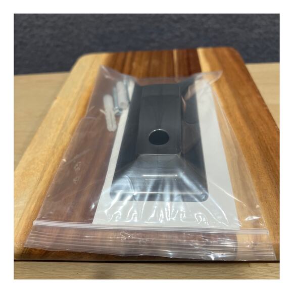 Genuine Shark Rocket Vacuum Wall Mount Bracket with Two Screws New - Picture 2 of 3